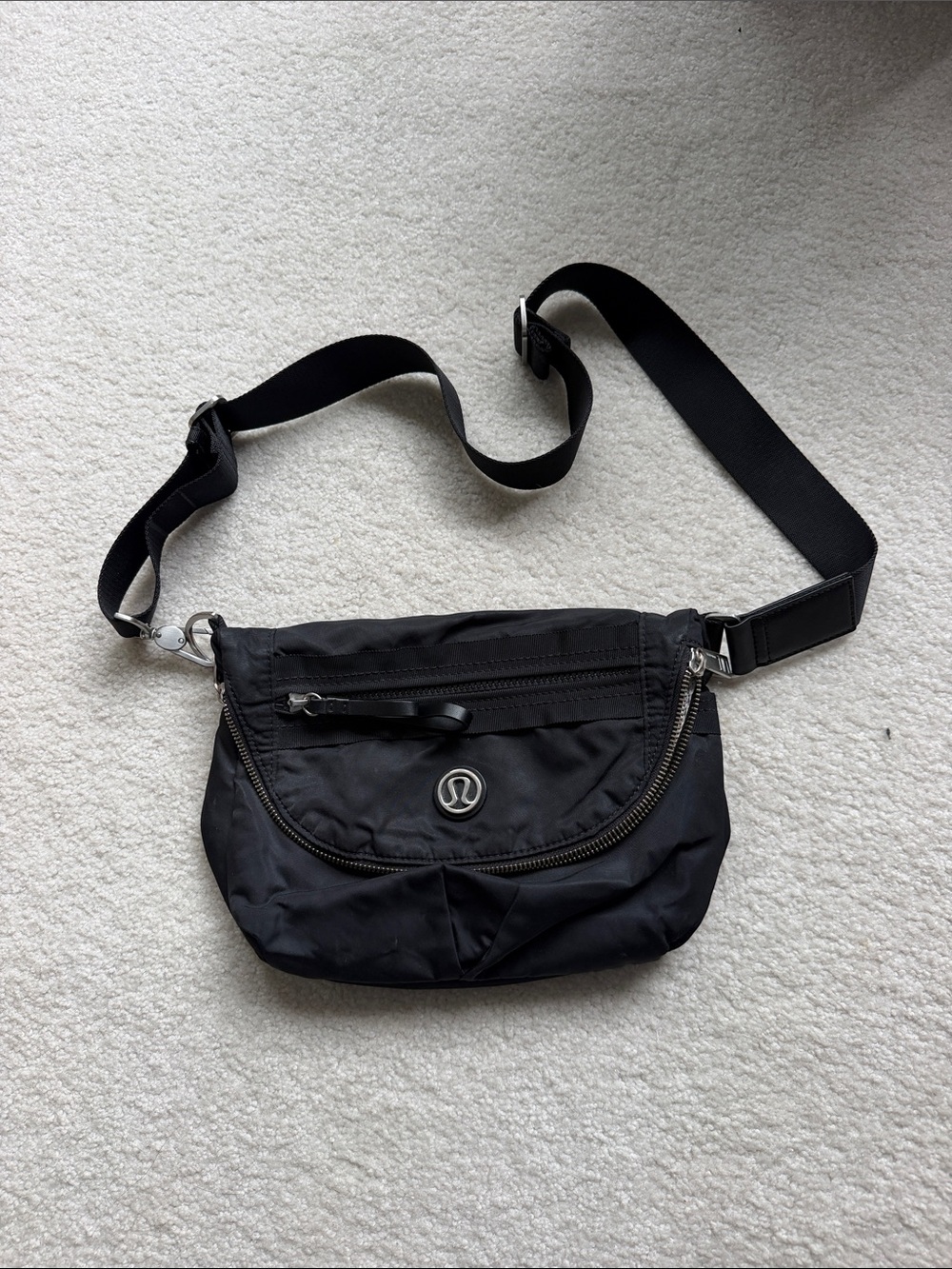 Lululemon black festival crossbody bag